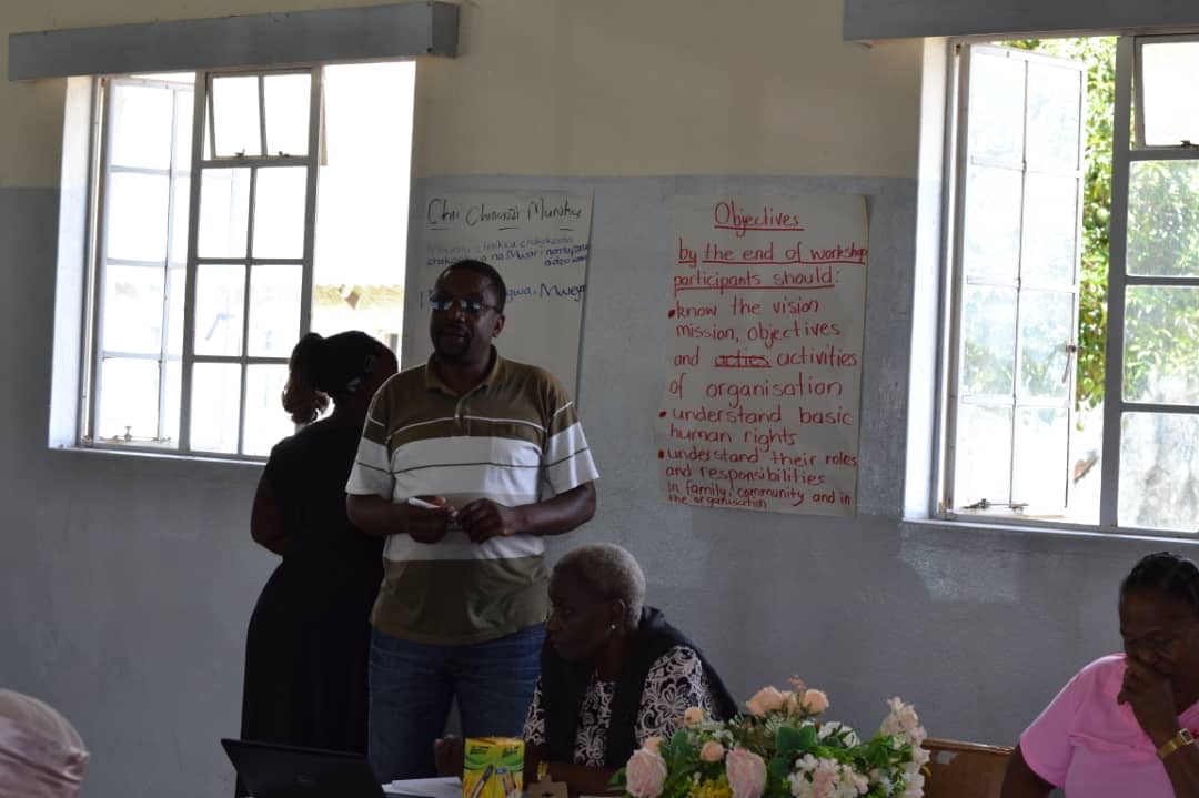 A facilitator sharing evidence-based knowledge at the dementia workshop